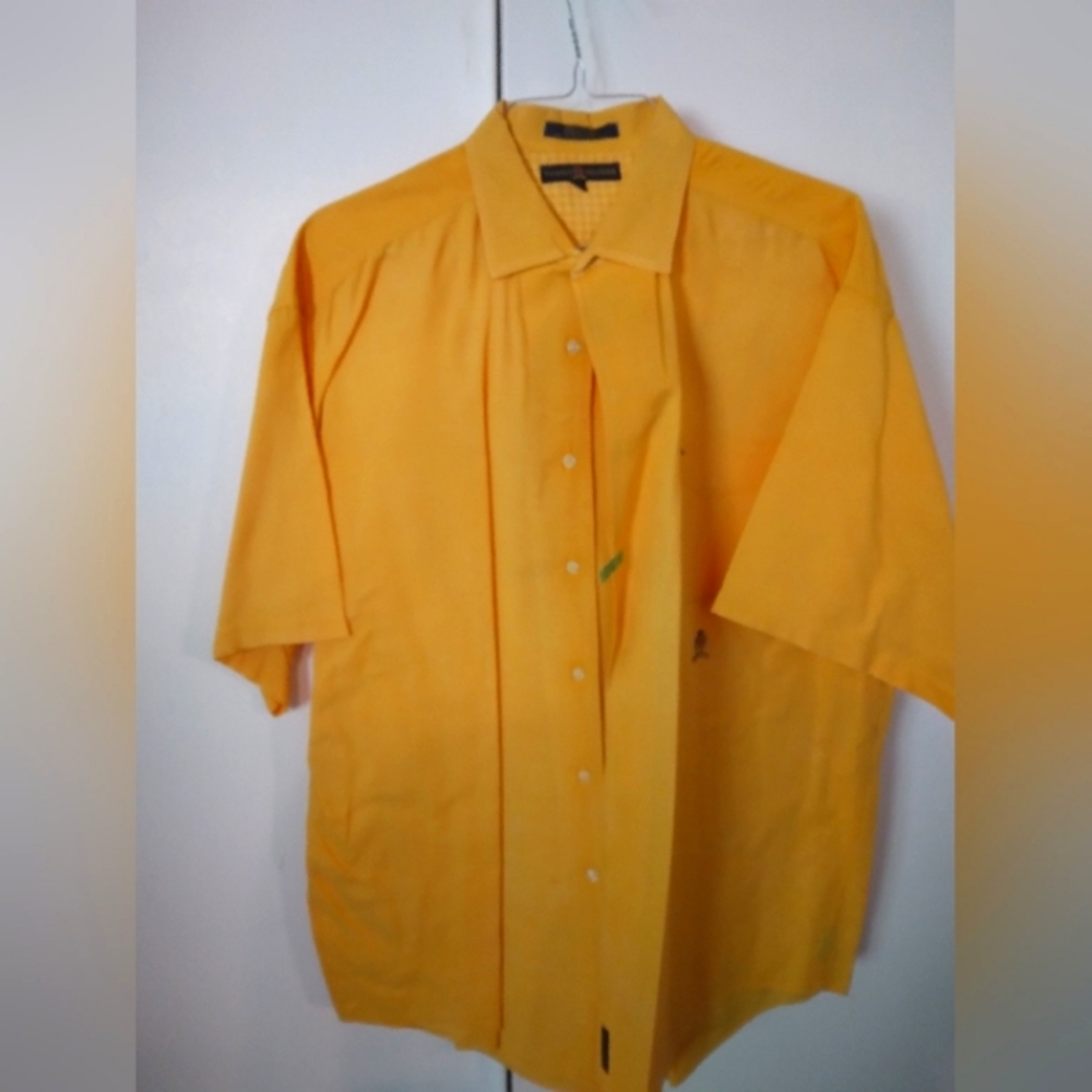 .Men's Tommy Hilfiger short sleeve shirt.